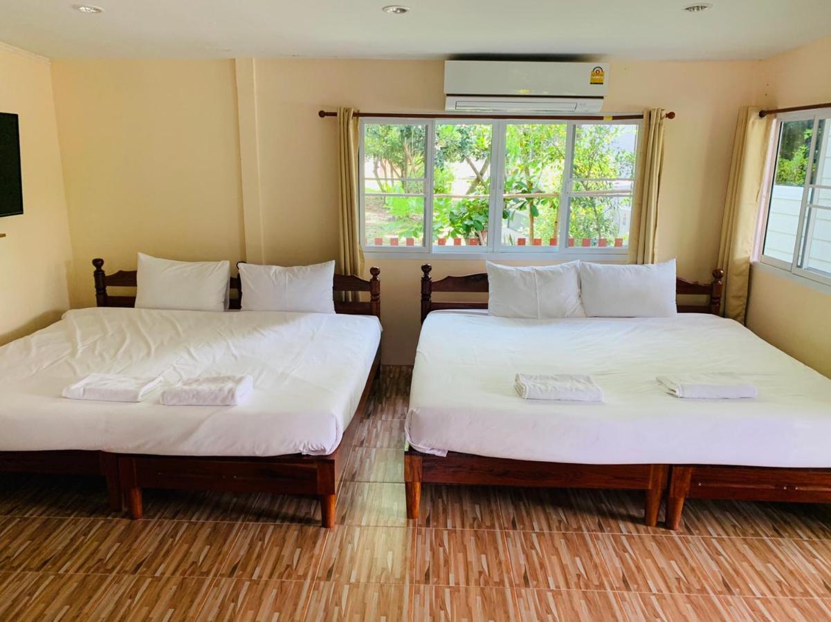 Hotel Baan Suan Khun Yaiy Ban Wang Takhrai Exterior foto