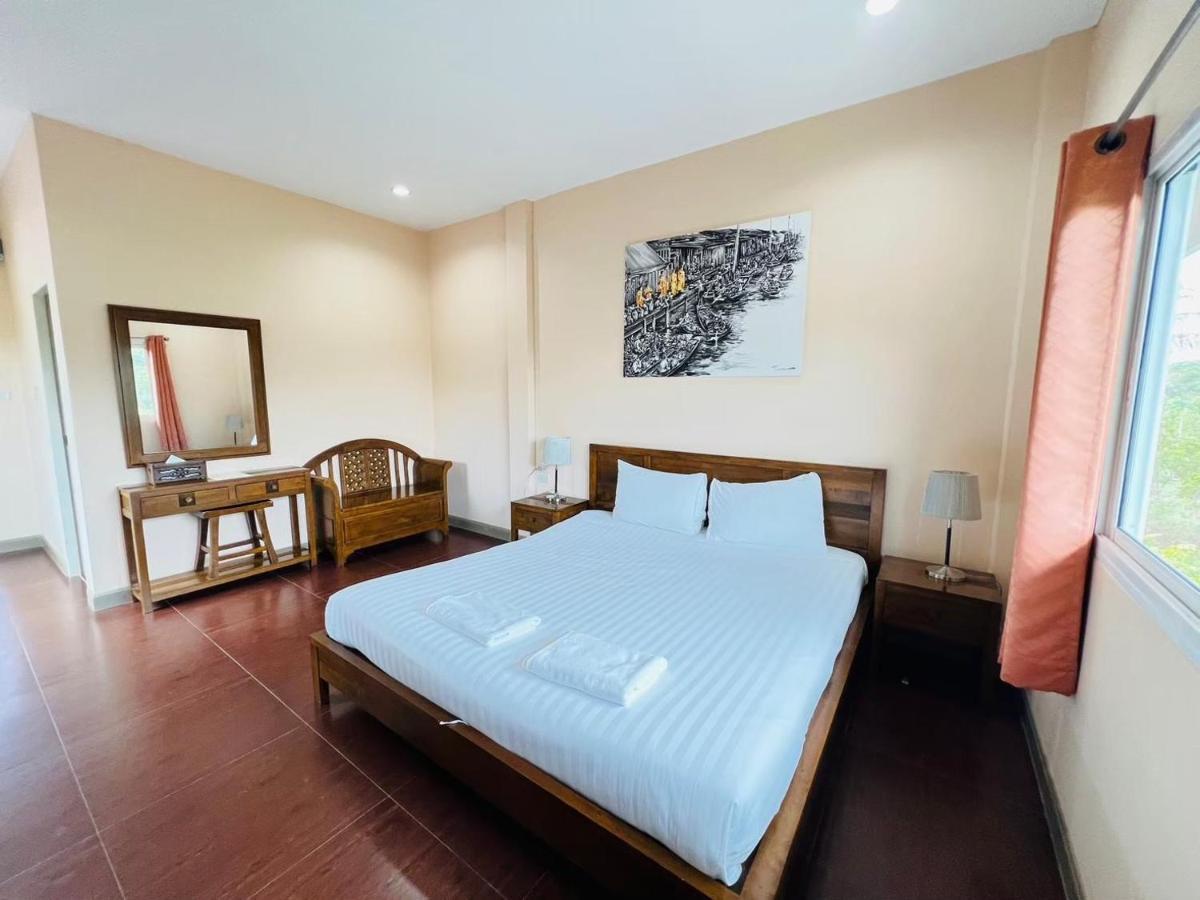 Hotel Baan Suan Khun Yaiy Ban Wang Takhrai Exterior foto