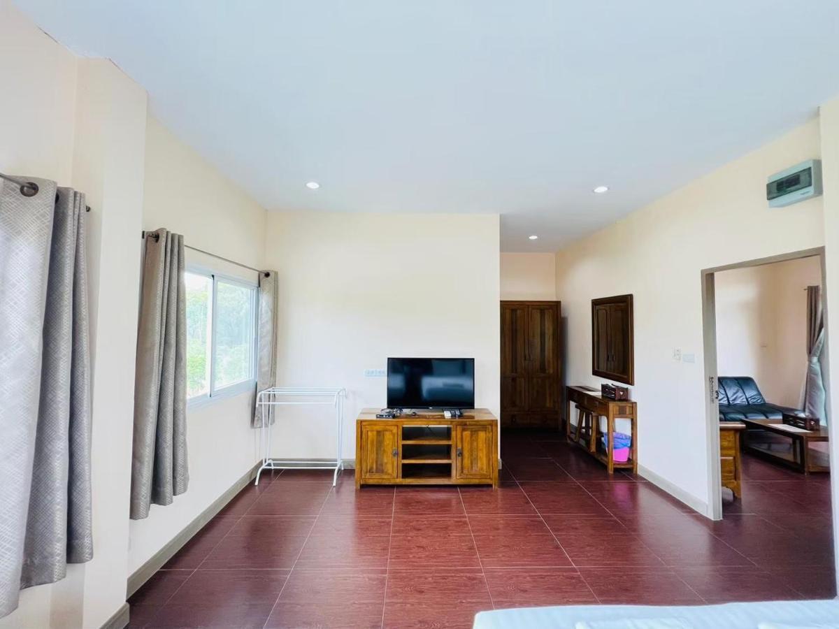 Hotel Baan Suan Khun Yaiy Ban Wang Takhrai Exterior foto