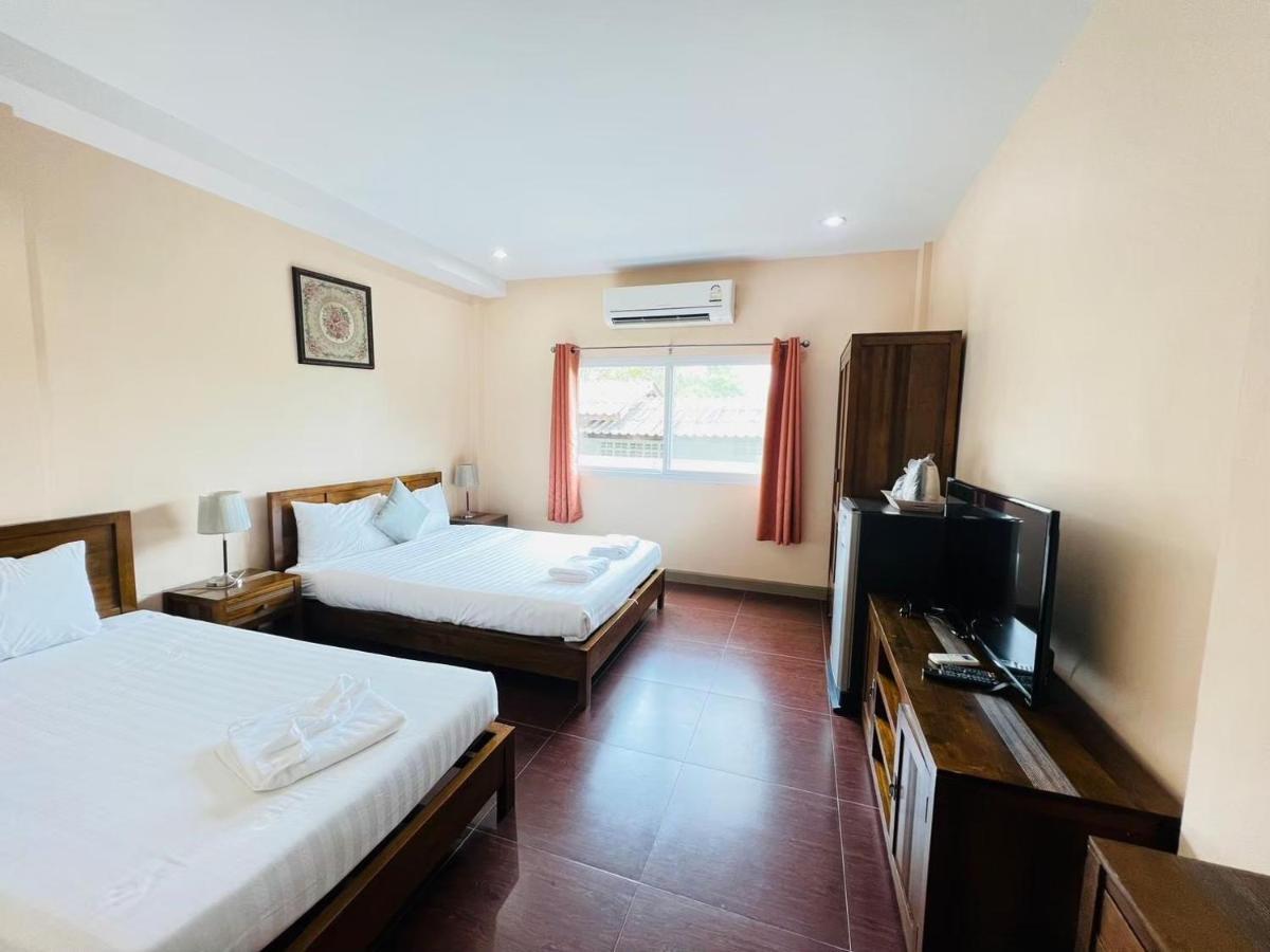 Hotel Baan Suan Khun Yaiy Ban Wang Takhrai Exterior foto